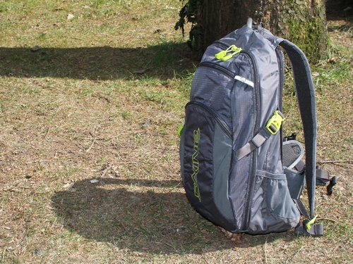 Mountain Bike Review and Test - Dakine Amp 2013
