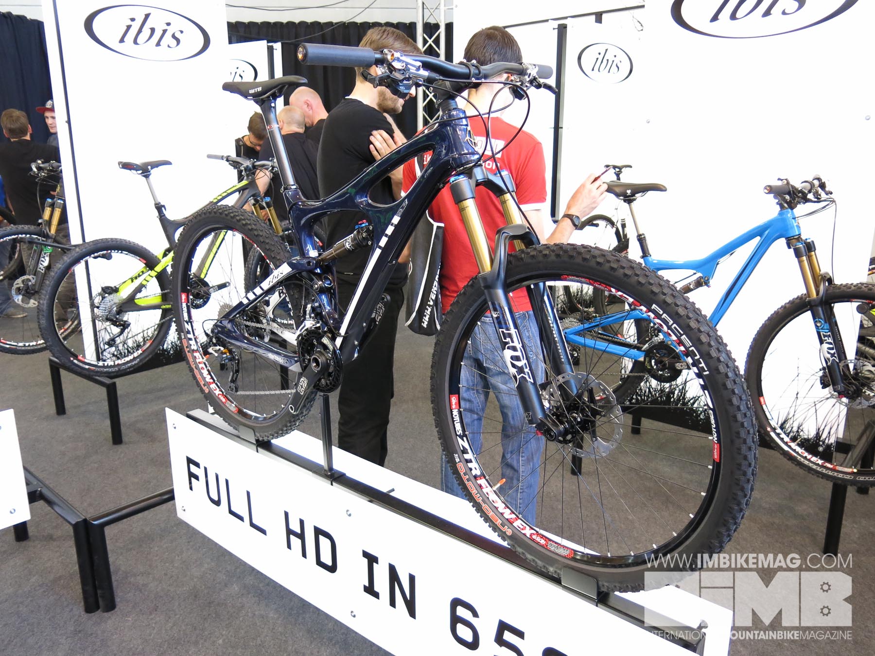 People have been running bigger wheels in the opriginal frame for a while now, but the Ibis Mojo HD 27.5 is the real deal... They call it 650b, but we are sticking with 27.5 to avoid confusion, makes sense!