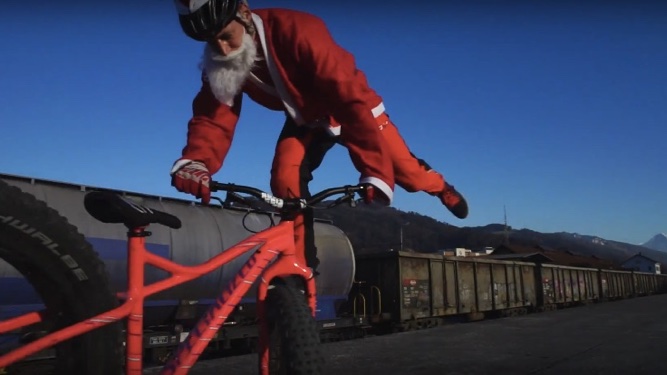 Santa Claus Is Shredding To Town (On A Fatbike)