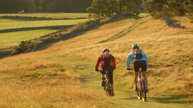 TweedLove Goes Super-Sized With The UK’s Biggest Bike Demo