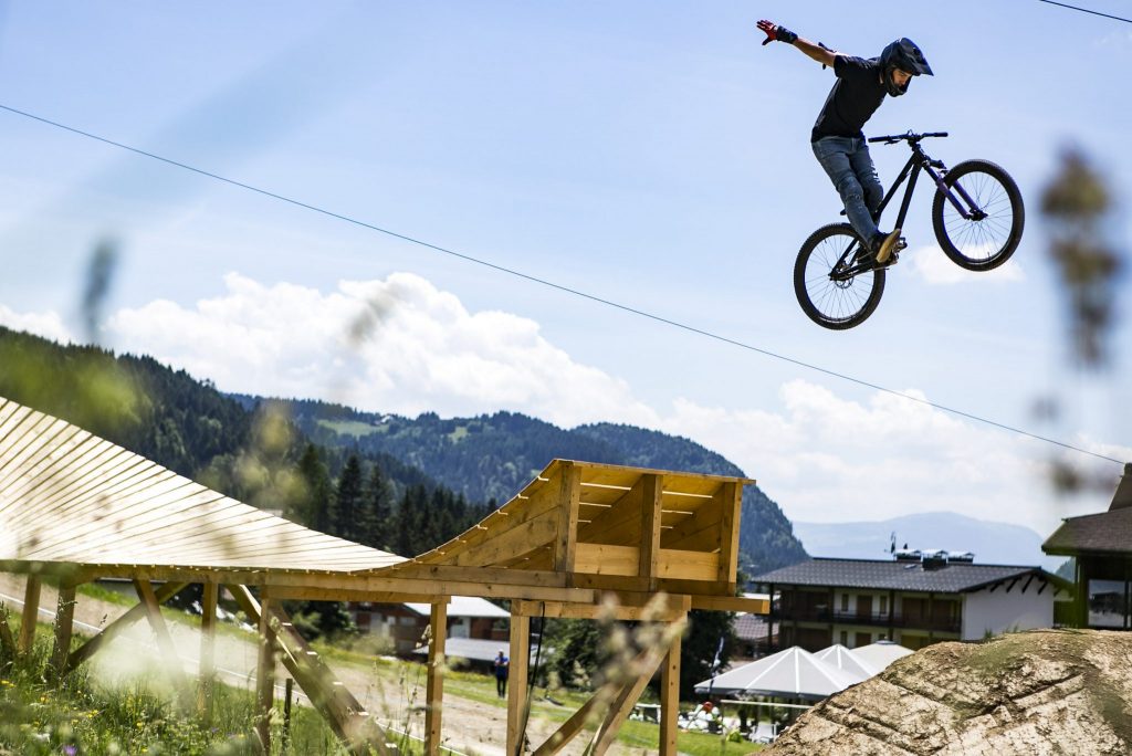 Rheeder Makes History in Les Gets