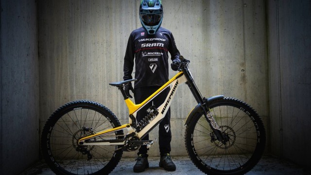 Sam Hill is Back Racing UCI Downhill World Cup