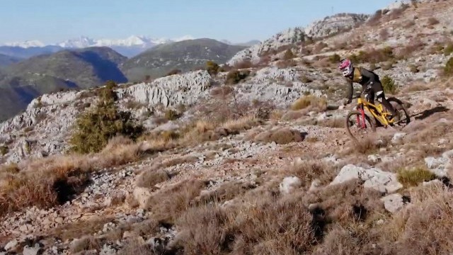 Watch out Sam Hill and the CRC Team testing Mavic's wheel