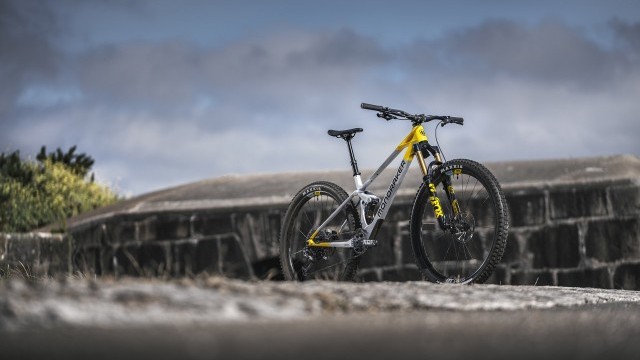 Mondraker New Raze – Unique Personality