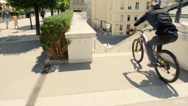 Urban Stair Gaps: Behind the Scenes of "Urban Freeride Lives in Vienna"