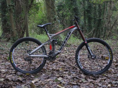 Vitus Dominer DH  2013 Mountain Bike Review