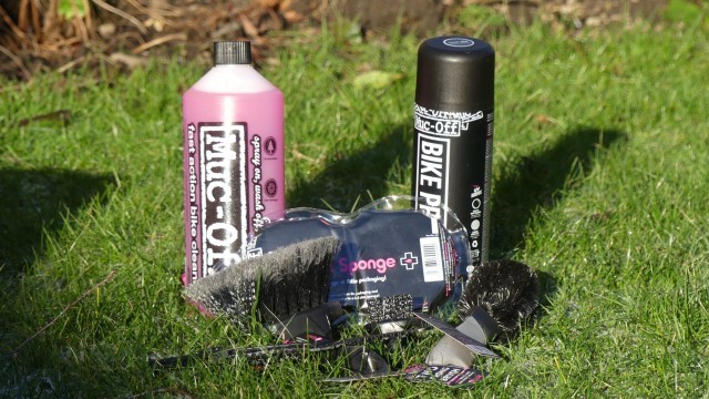 Mountain Bike Reviews - Muc Off 8-in-1 Bicycle Cleaning Kit 2018