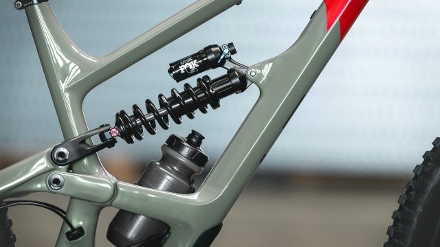 YT Capra Uncaged 10: Coil is King