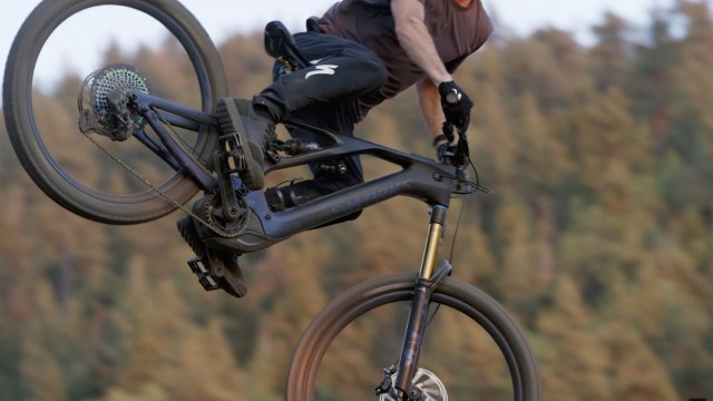 Video: LOOP - Marshall Mullen explores the Tehachapi Mountains | FOX