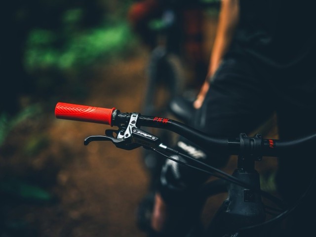 PNW Components Releases New Loam Carbon Handlebar