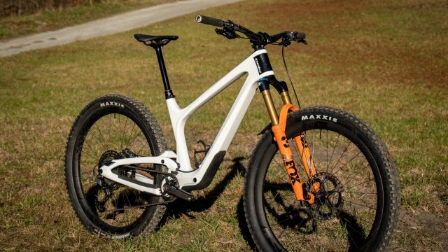 Mountain Bike Reviews - Bold Cycles Linkin 135 L 2022