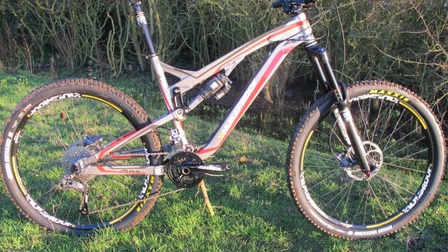 Mountain Bike Reviews - Nukeproof Mega AM 275 Comp  2014