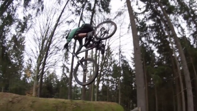 #WipeoutWednesdays: MTB Crash Compilation 2018 | Fails | Downhill/Freeride/Dirt