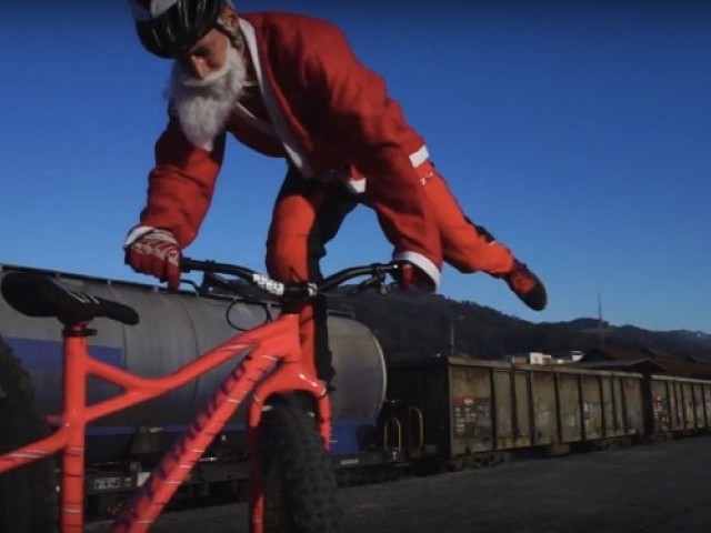 Santa Claus Is Shredding To Town (On A Fatbike)