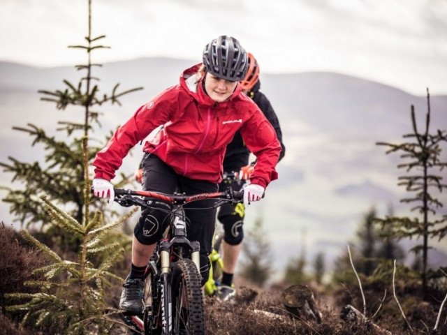 Striking Trail Protection: Endura’s New SingleTrack Jacket