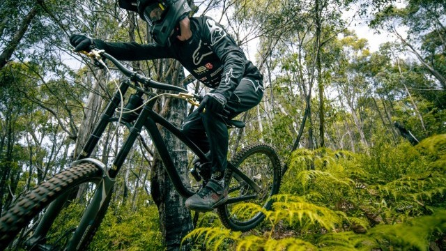 Video: DH Flat Track Flat Out | with Kye A'Hern