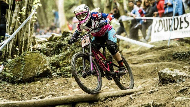 The Unstoppable Women of MTB: Downhill