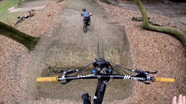 RIDING DOWN THE ULTIMATE BACKYARD DH TRACK!!! - WITH SAM REYNOLDS