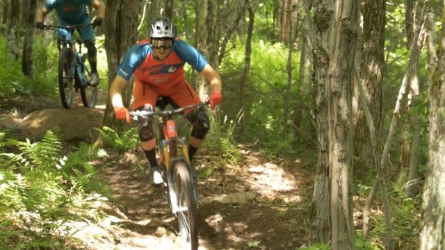 Pivot Reynolds Enduro Presents Border/Lines