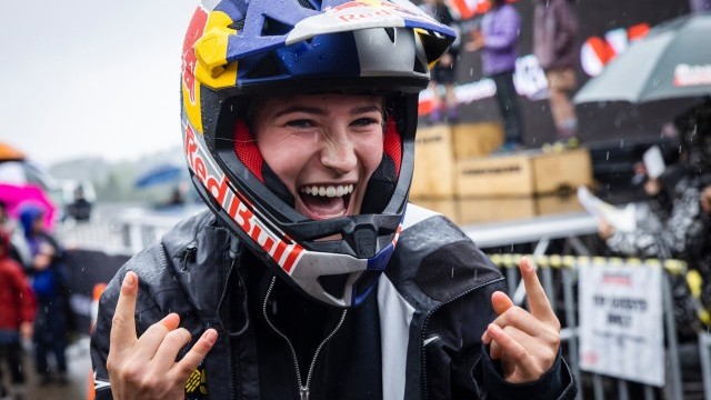 Bruni and Blewitt earn downhill wins to open Crankworx Rotorua