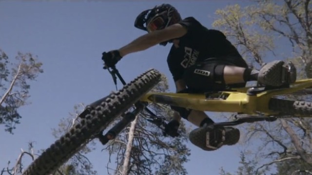 Monday Motivation: Commencal Supreme DH V3 2017 With Romain Baghe