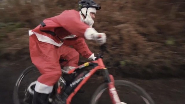 Santa Shreds A Mountain Bike - Christmas Special