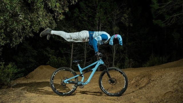 Video: 'Glow' feat Andres Biersteker