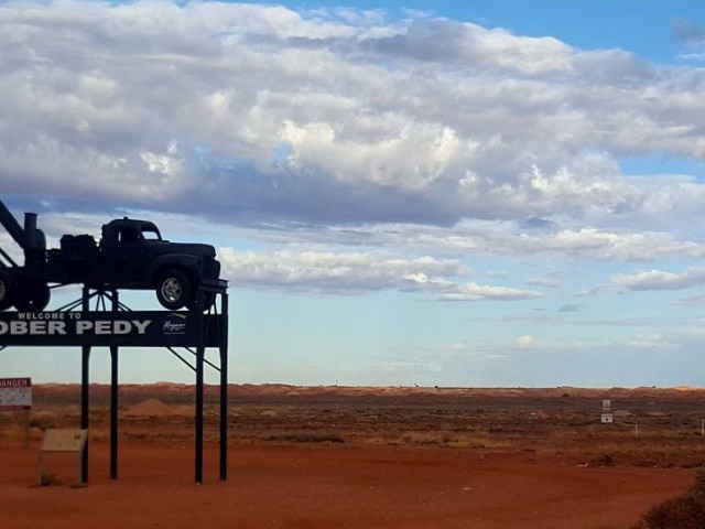 Mountain Biking Australia: Following the Finke River