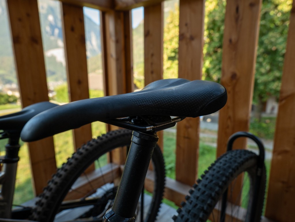 SL8 Saddle | Sleek, Lightweight Performance for Serious