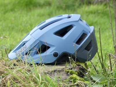 iXS Sports Division Trigger AM Helmet 2019 Mountain Bike Review