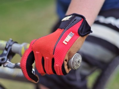 O’Neal Revolution Glove  2011 Mountain Bike Review