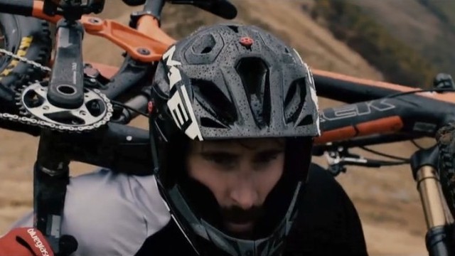 MET Parachute - Defend Your Passion