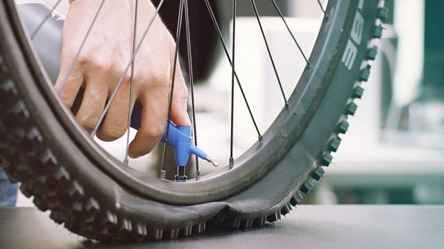 milKit Booster Makes Tubeless Installation Easy and Affordable