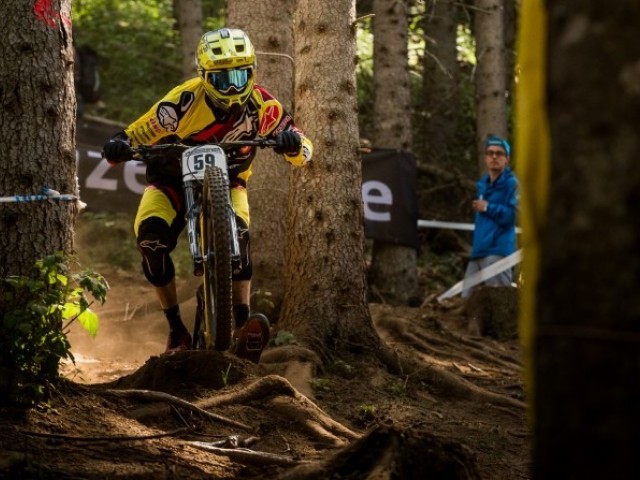 Inside a DH World Cup Mechanic’s Life I Lenzerheide - Polygon UR