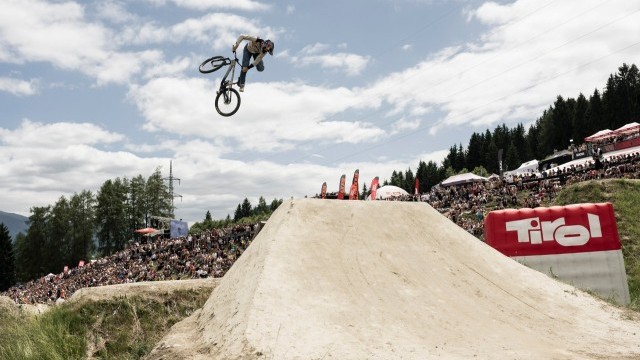 Monday Motivation: Johansson banks Triple-Triple with Crankworx Slopestyle victory