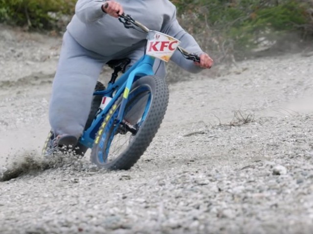 Pivot: Ed Masters Gets LesFat