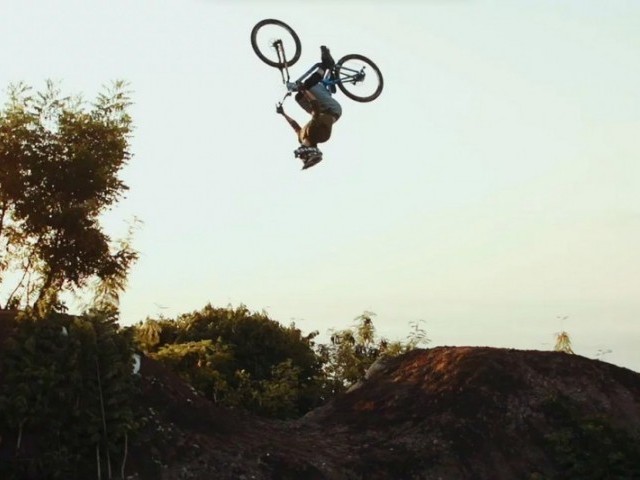 Surfing Trails in Bali