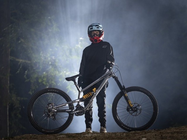 News: Brett Rheender Signs for Commencal