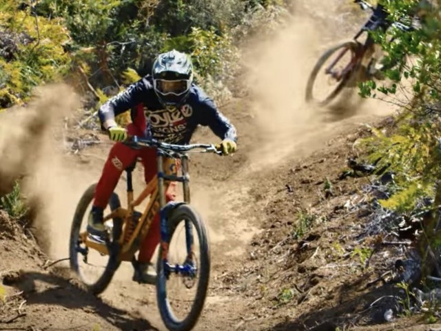 Warp Speed in South Africa - "A Dog's Life" Ep. 3 w/ Brendan Fairclough and Amaury Pierron