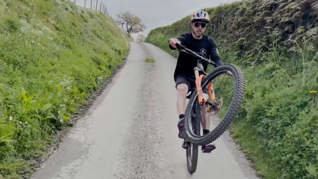 Monday Motivation: Gee Atherton Recovery Update