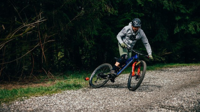 Video: Wade Simmons Teaches Us Fundamental MTB Skills