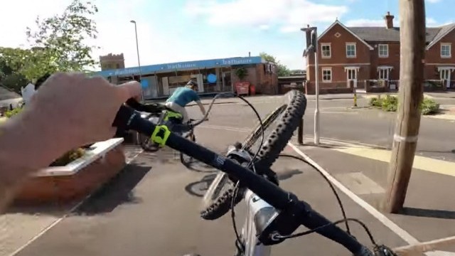 URBAN FREERIDE GAP JUMPS AND EPIC MTB TRAILS