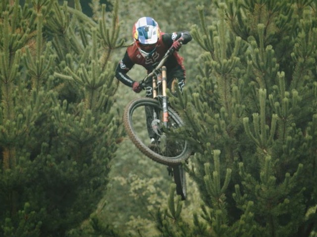 Laurie Greenland MTB Symphony in Bike Park Wales