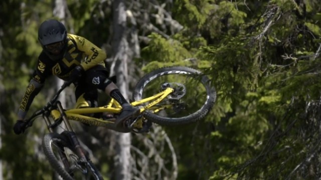 Adios Remy Metailler - Flying Frenchy Leaves Commencal