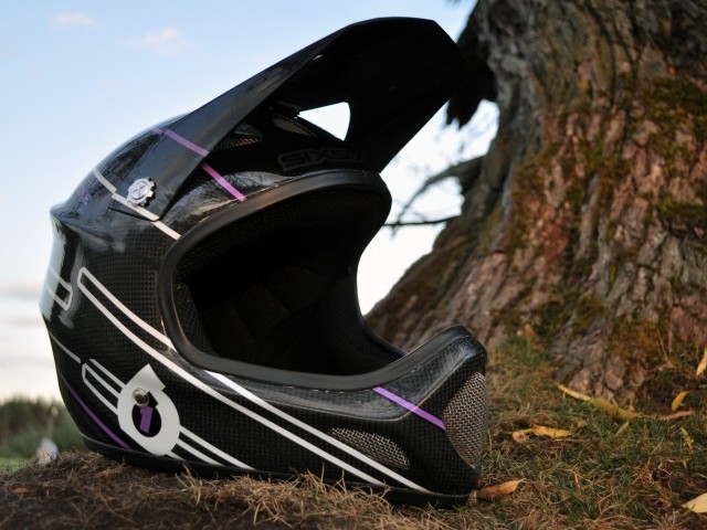 SixSixOne Evolution Carbon  2011