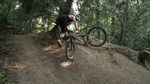 MONDAY MOTIVATION: Riding Enduro MTB with Single Speed