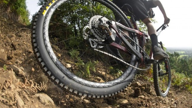 Introducing SECTOR 9i Carbon-Innegra Wheelset