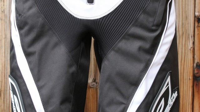 Mountain Bike Reviews - O'Neal Element FR Shorts  2013