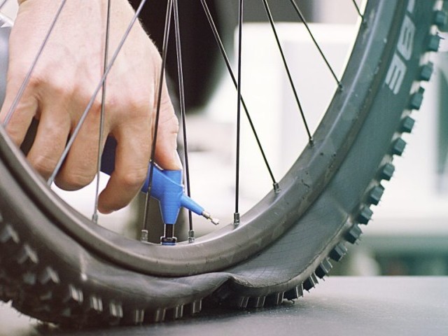 milKit Booster Makes Tubeless Installation Easy and Affordable