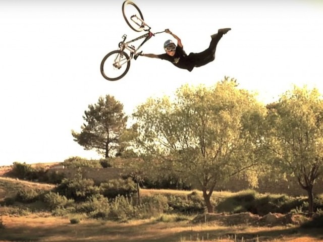 Andreu Lacondeguy - We Are Family Episode 1